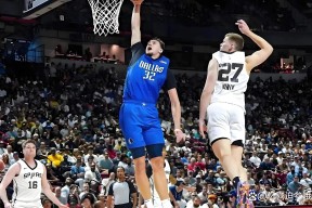 九游败北引发热议！，詹姆斯在独行侠比赛中爆冷引发球迷热议(东契奇独行侠爆冷大胜)