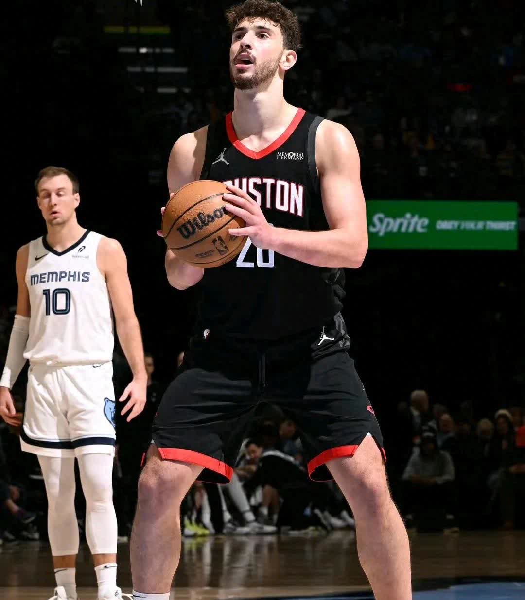 关键时刻NBA季后赛焦点战；新奥尔良鹈鹕外线爆发；管理层满意；身体对抗强度拉满的简单介绍